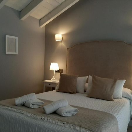 Apartamentos El Llanin Cangas de Onis Room photo