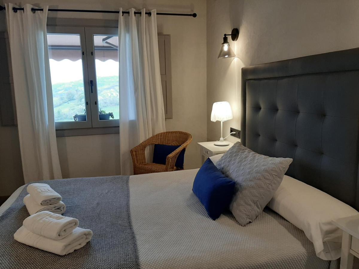 Apartamentos El Llanin Cangas de Onis Exterior photo
