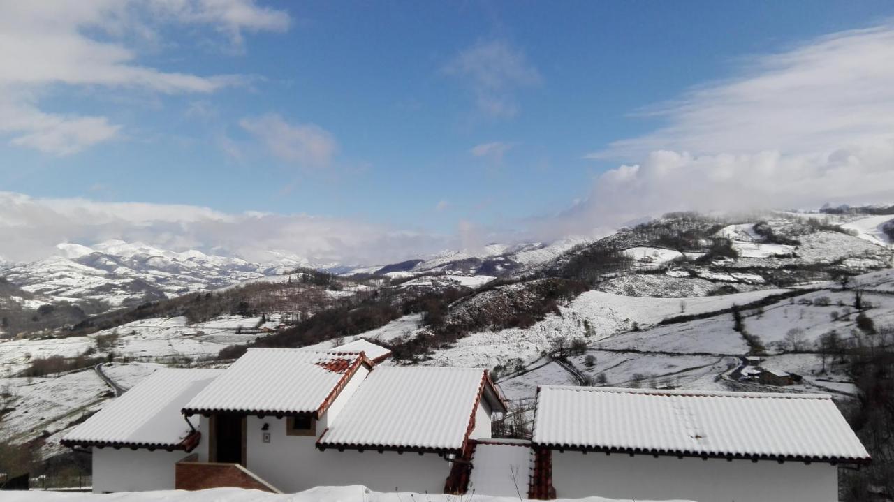 Apartamentos El Llanin Cangas de Onis Exterior photo